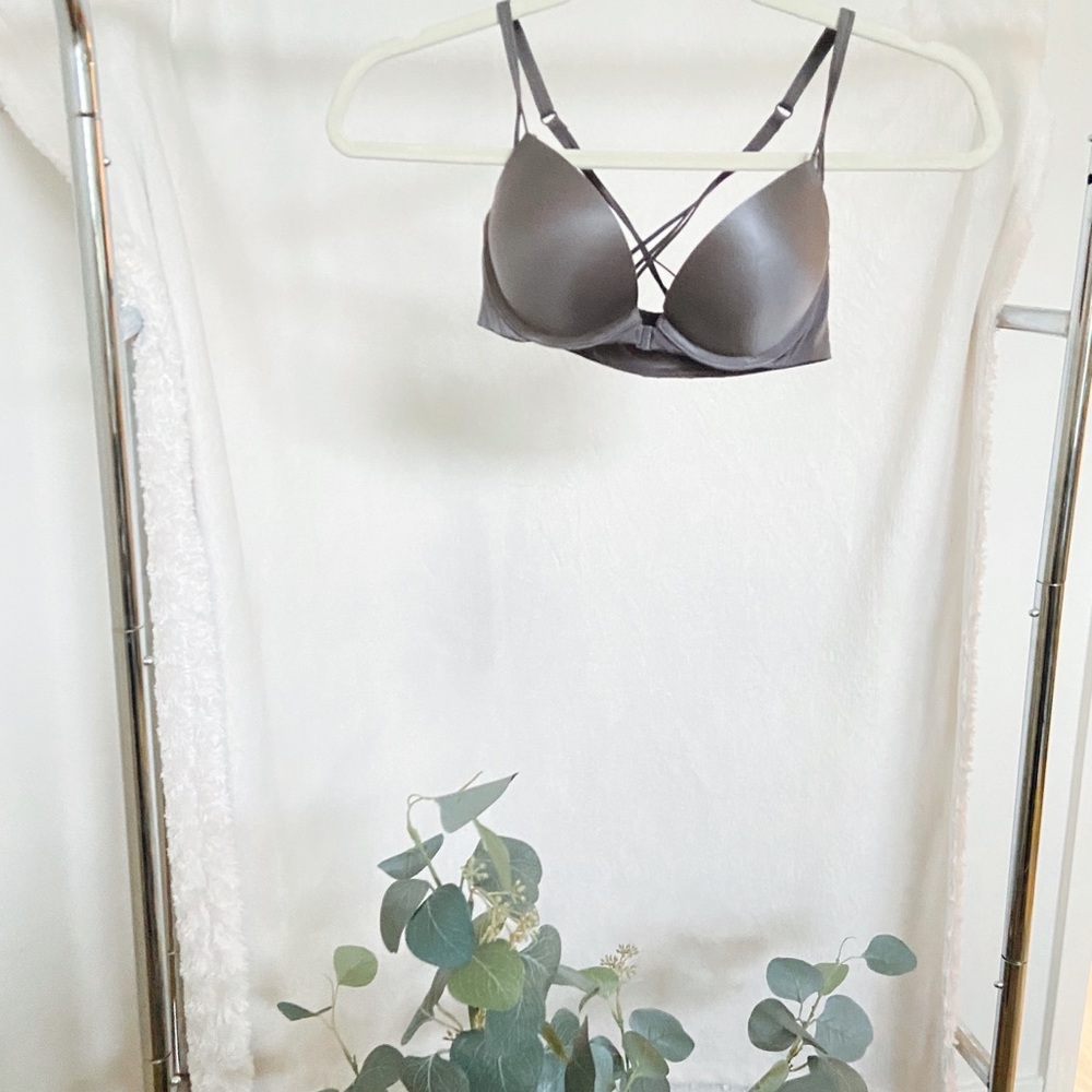 Victoria Secret Bombshell bra bundle 🤍🤎🖤 - Picture 4 of 5